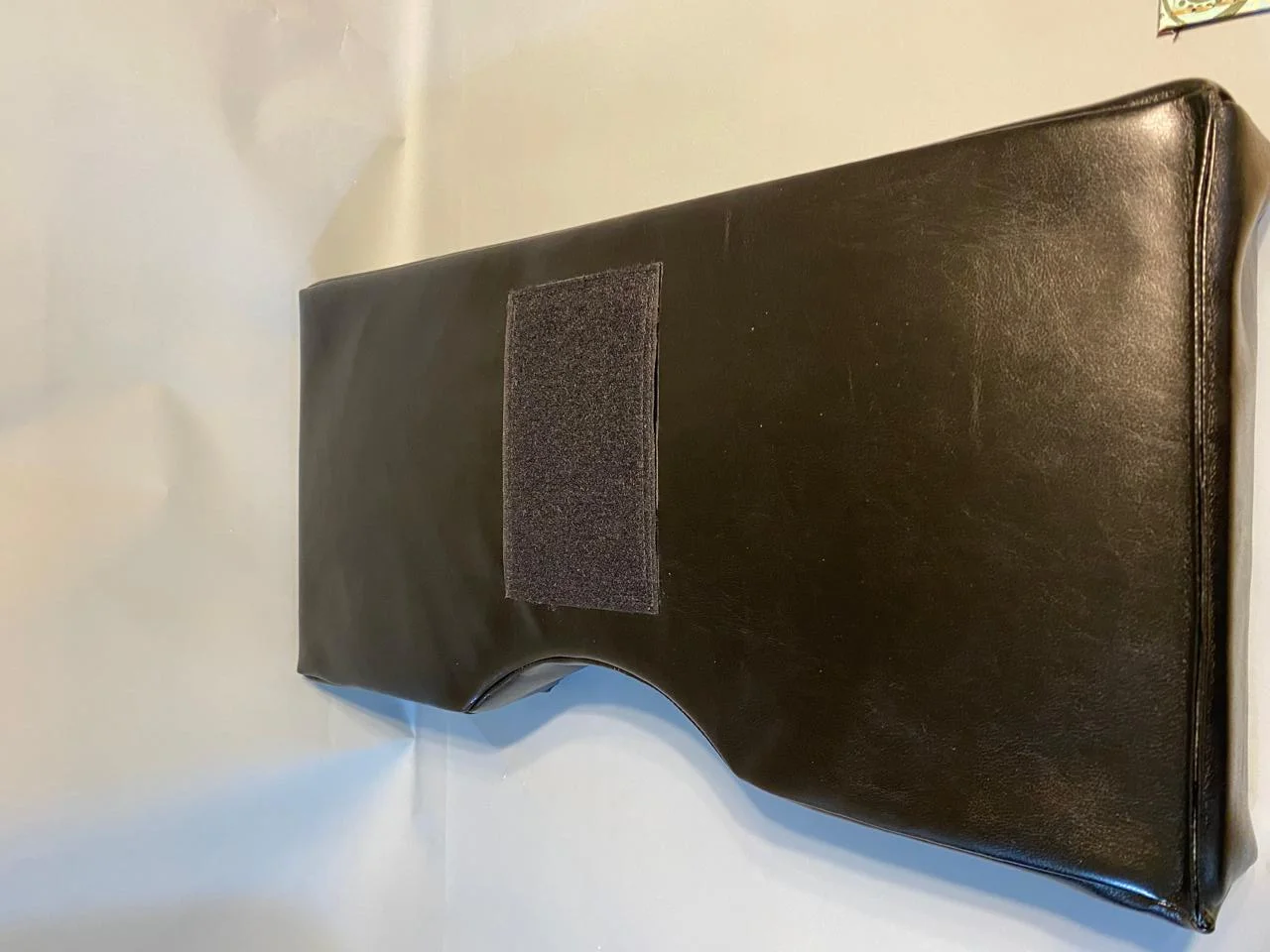 Cojín tapizado con cierre de velcro fabricado a medida